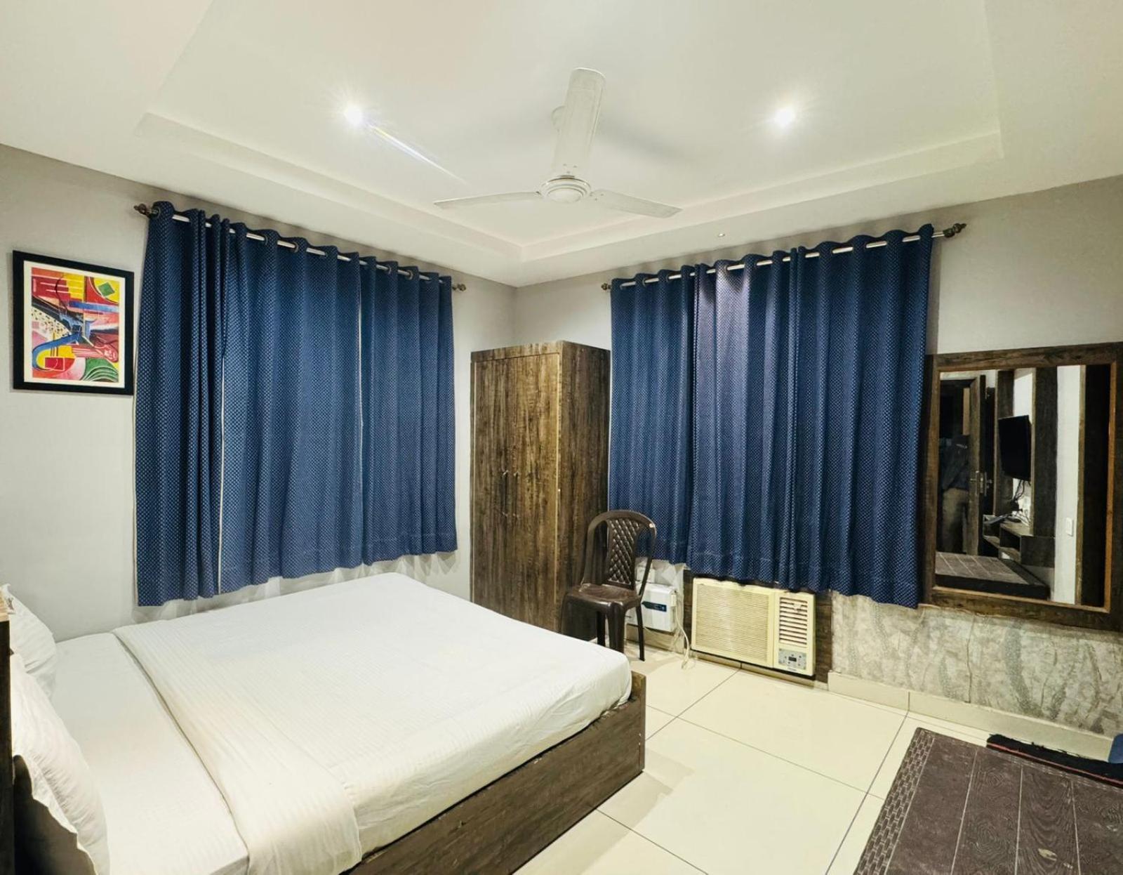 Hotel Pearl Inn Rudrapur Esterno foto