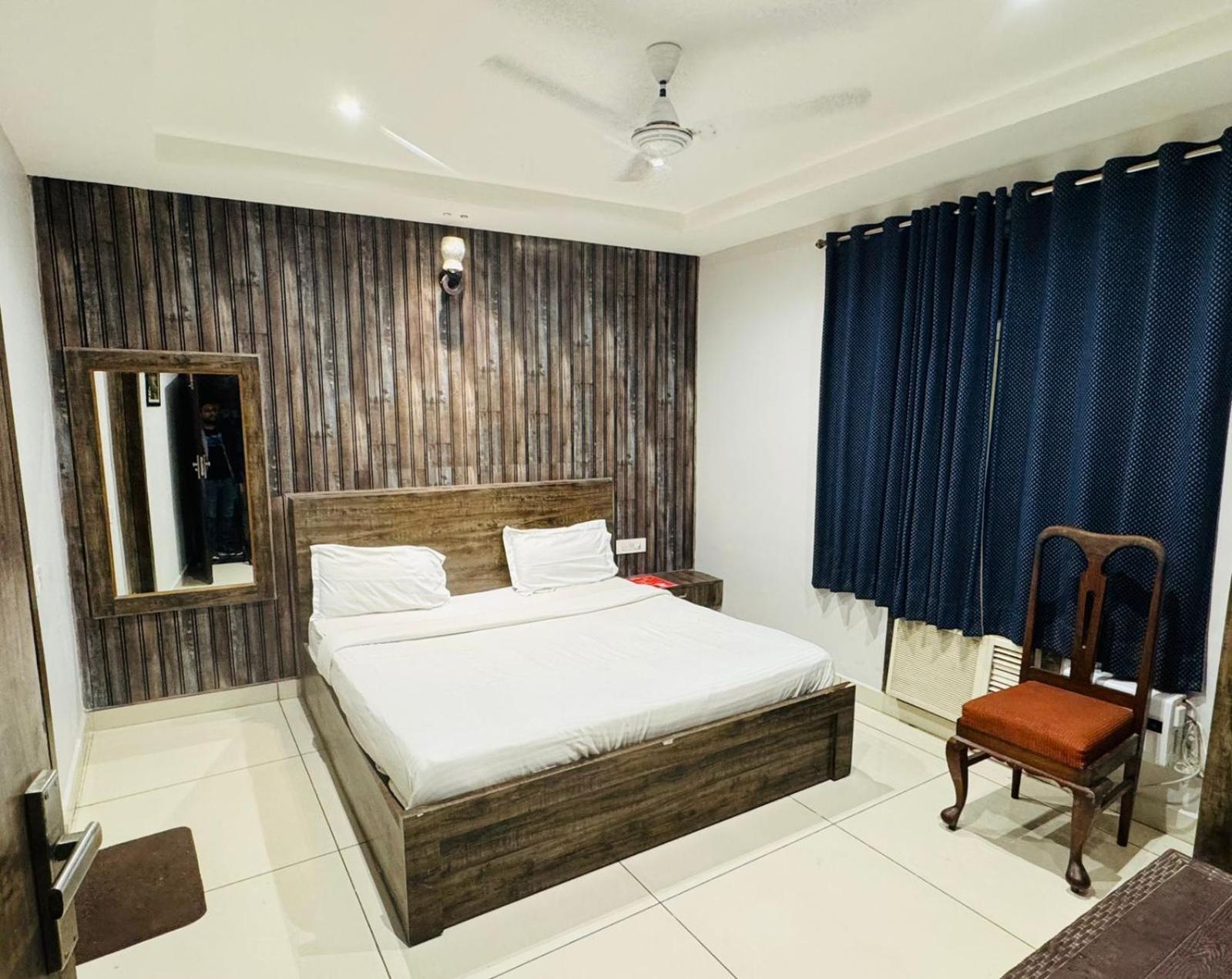 Hotel Pearl Inn Rudrapur Esterno foto